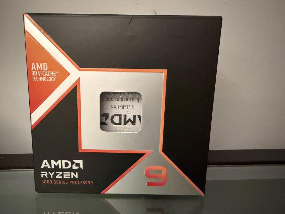 Cutie procesor Ryzen 9 9950x3d. Doar cutia, fara procesor