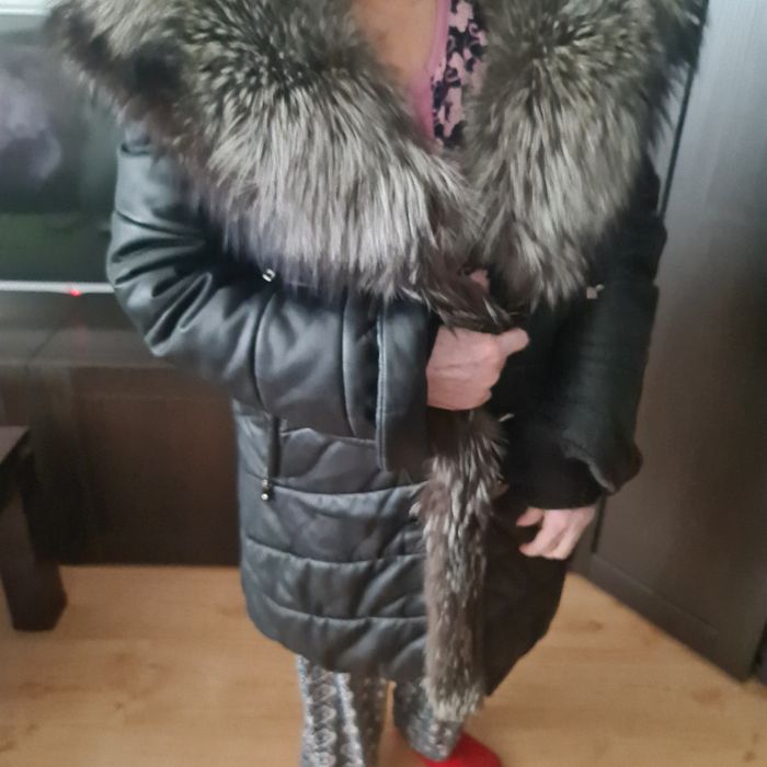 Продам женскую куртку