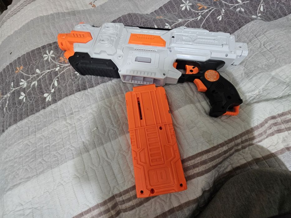 Продаю нерф хороший