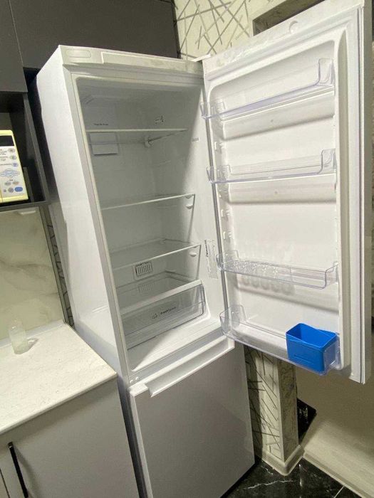 Холодильник Indesit ITS 5200 W новый