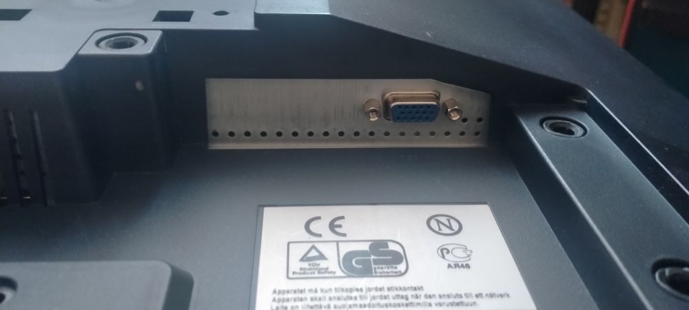 Монитор без ножки Samsung.