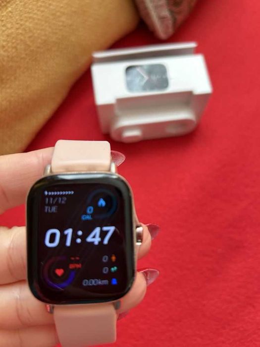 Чисто нов Смарт часовник Amazfit GTS2 + 5 каишки подарък