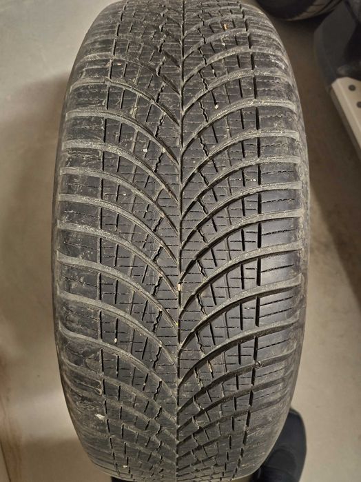 4 броя автомобилни гуми 215/60R17 100H Good Year Vector 4 seasons extra load