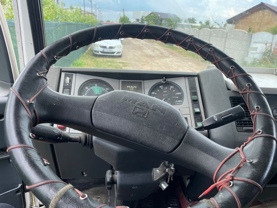 camion stupi  MAN TGL 8.180