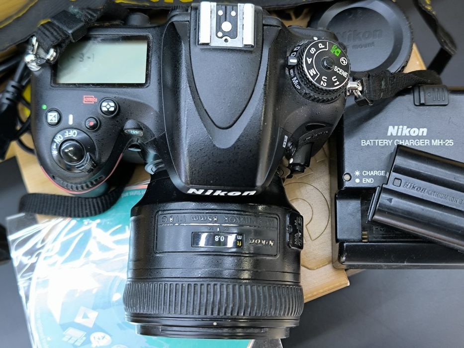 Продам полнокадровый фотоаппарат Nikon D610