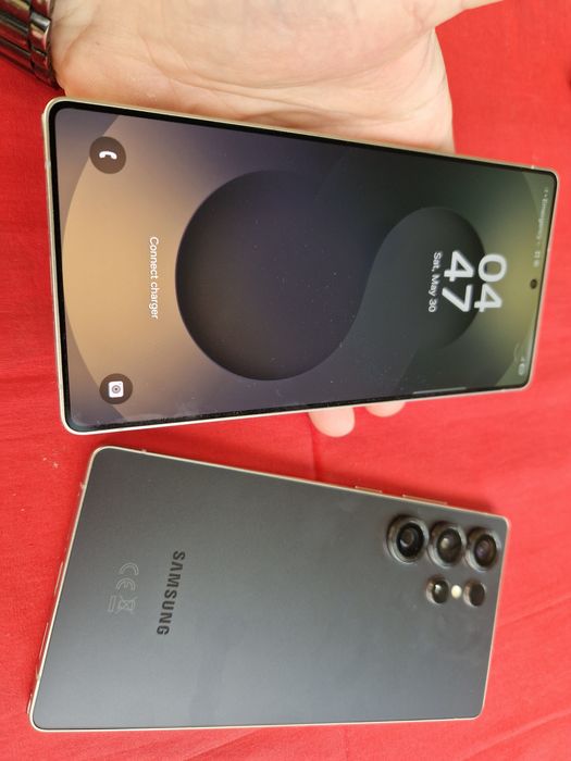 -Samsung S25Ultra, ca Nou Black Titanium 256Gb 12Ram Bat: 100% ireprosabil stare perfecta poze reale doar telefonul nici o restrictie nici o reparatie