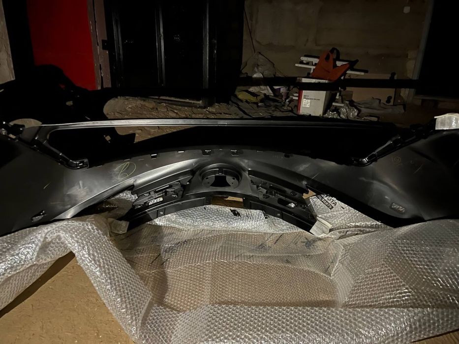 Toyota Rav4 Бампер новый оригинал