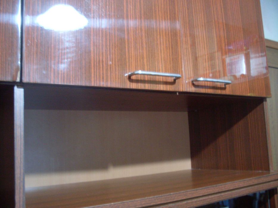 Холна секция- библиотека.