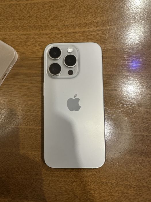 Продаю Iphone 15 pro