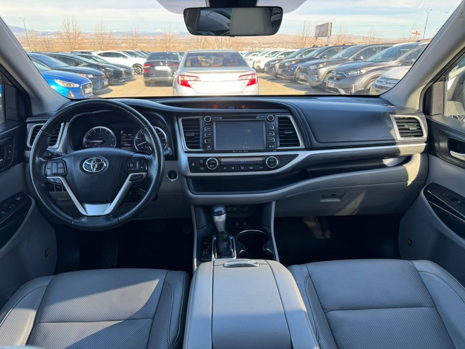 Тойота хайлендер