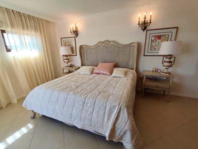 Продава се Многостаен апартамент в с. Лозенец, Област Бургас - 600 кв.м за 950 €/кв.м - Снимка #15