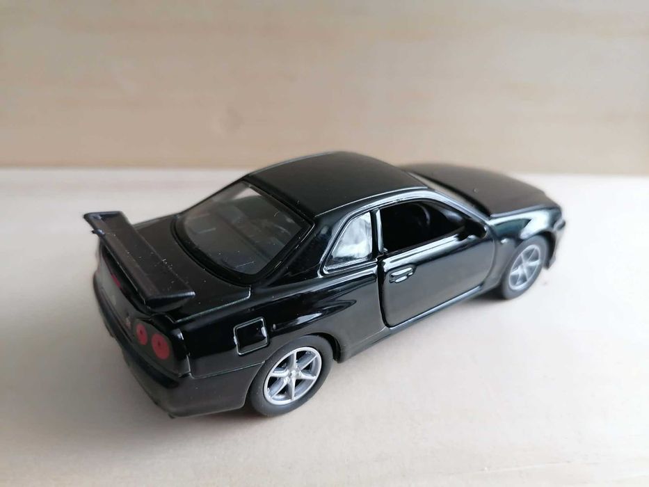 Нисан Скайлайн ГТ-Р (Р34) в мащаб 1:34