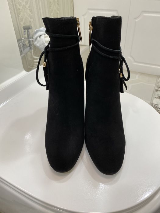 Ботильёны Basconi замш 38 новые