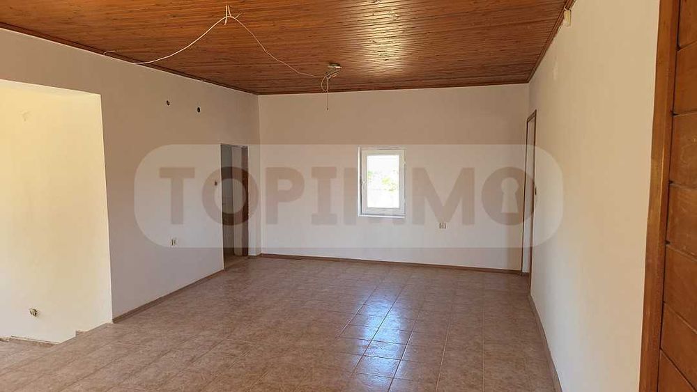 Реновирана къща в село Дропла