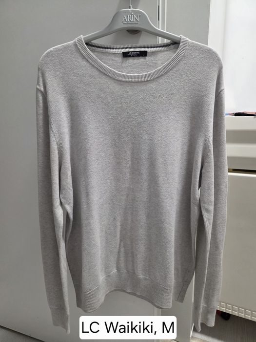 Lot haine 4 pulovere, 3 tricouri, blugi Koton toate la 100 lei