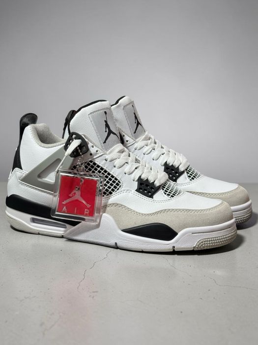 Air Jordan 4 Military Black