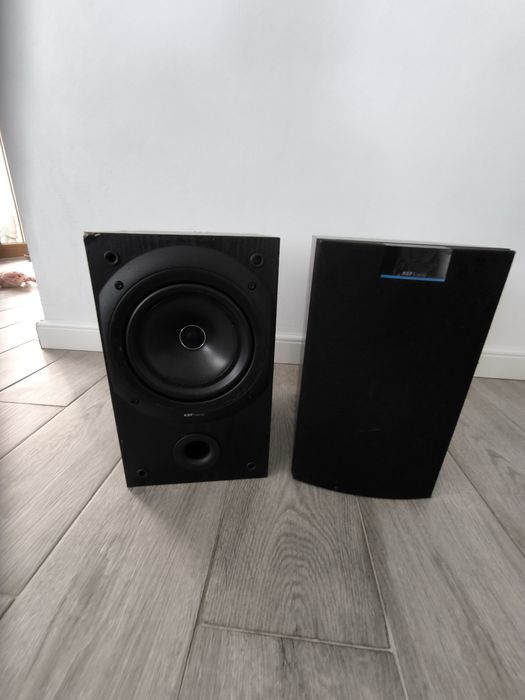 Boxe England KEF Q10