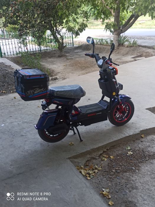 Sukuter sotiladi holati yangi 6 ta akumlatorli olinganiga 1 oy bulgan