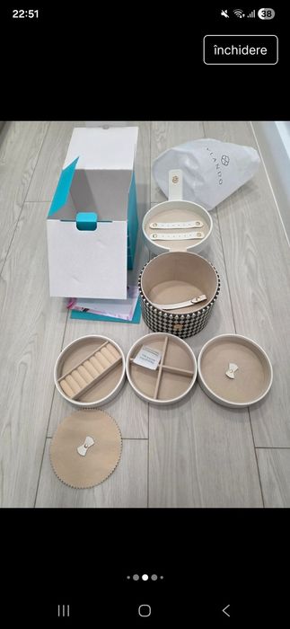 Cutie bijuterii noua însoțită de săculeț si o felicitare