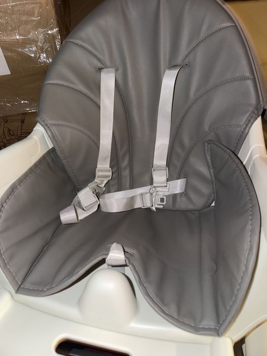 Scaun de masa bebe