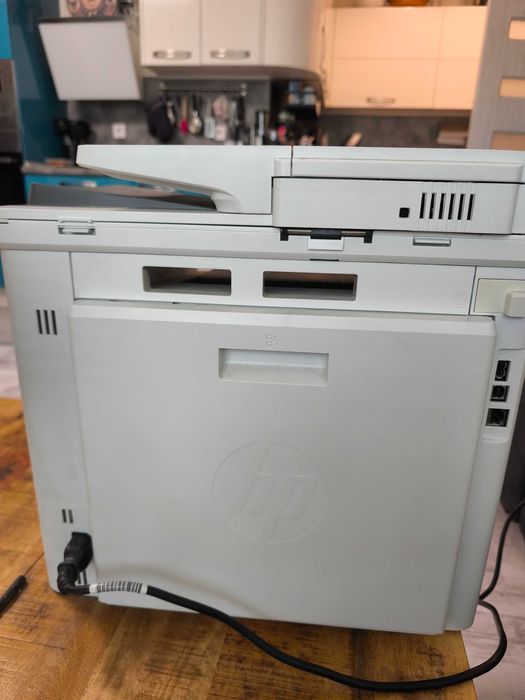 Продавам мултифункционално лазарно устройств HP Color Jet Pro MEP M477