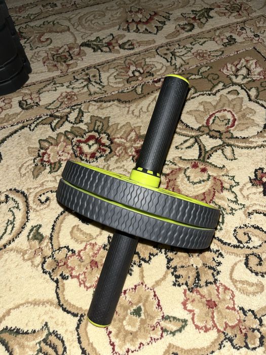 ролик для пресса,в новом сотояний,качество хорошое.