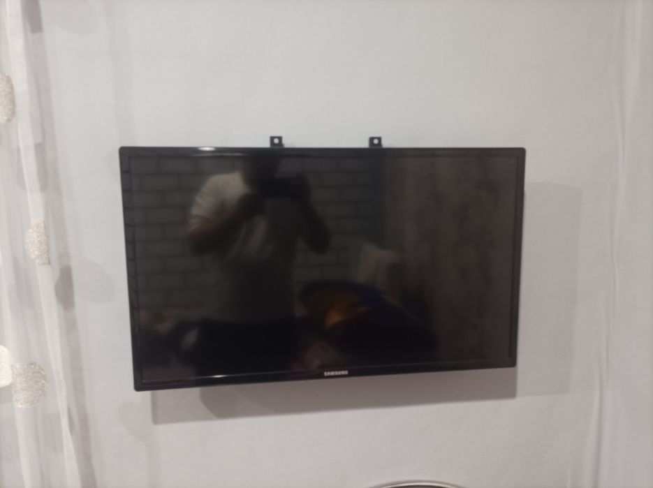 Продам телевизор диагональ 54