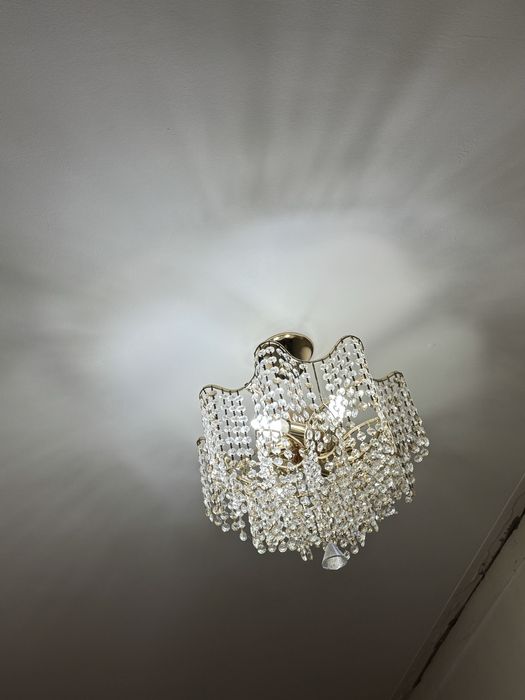 Продам люстру б/у