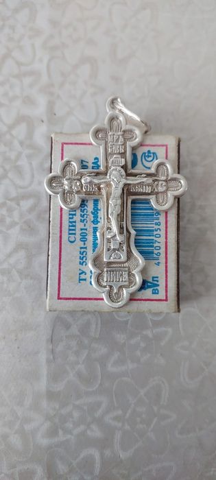 Продам серебряный крест.