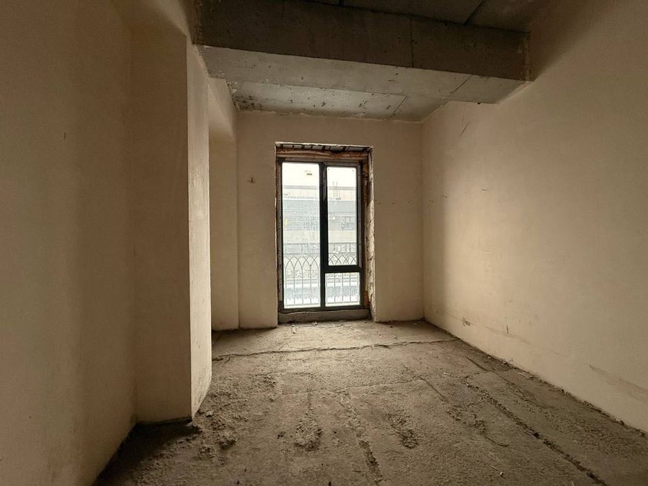 Kiparis Sotuvda 3 xonalik uy korobka  C-4 Shedevr Central