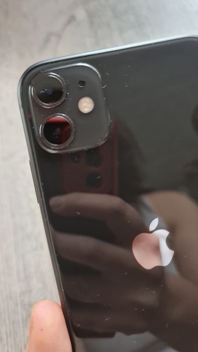 Айфон 11 продам срочно