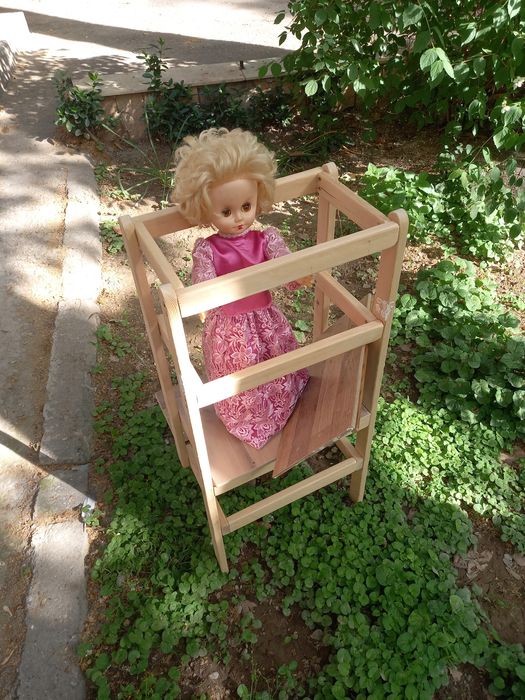 Столик и стойка для детей