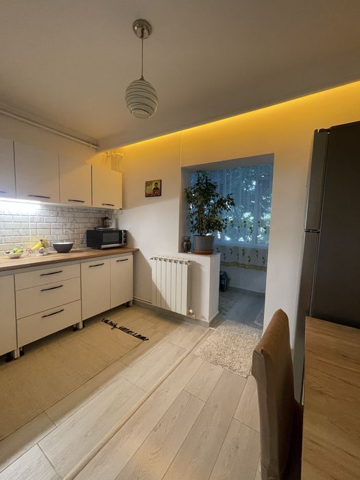 Vand apartament 3 camere poarta 6