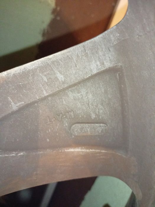 Инфинити джанти 21 Японски автомобили Хонда Нисан кия Хюндай пирели