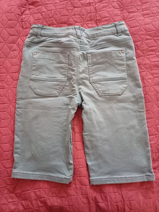 Vand pantaloni 3/4, M, Yigga, in stare impecabila