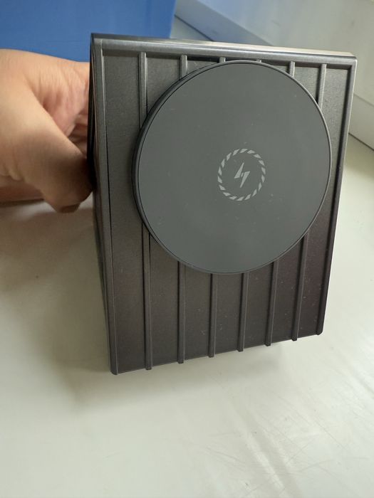 продам зарядка магнит для смартфонов+iwatch +наушники