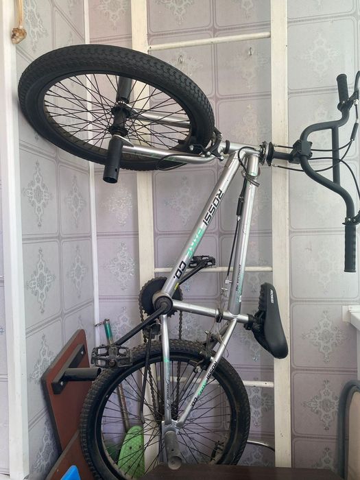 Сортивный велосипед BMX