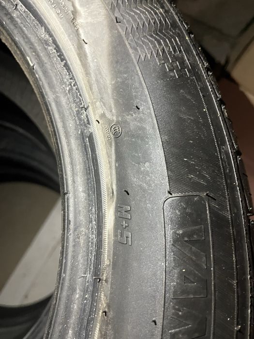 Шины 225/55/17 в хооошем сост