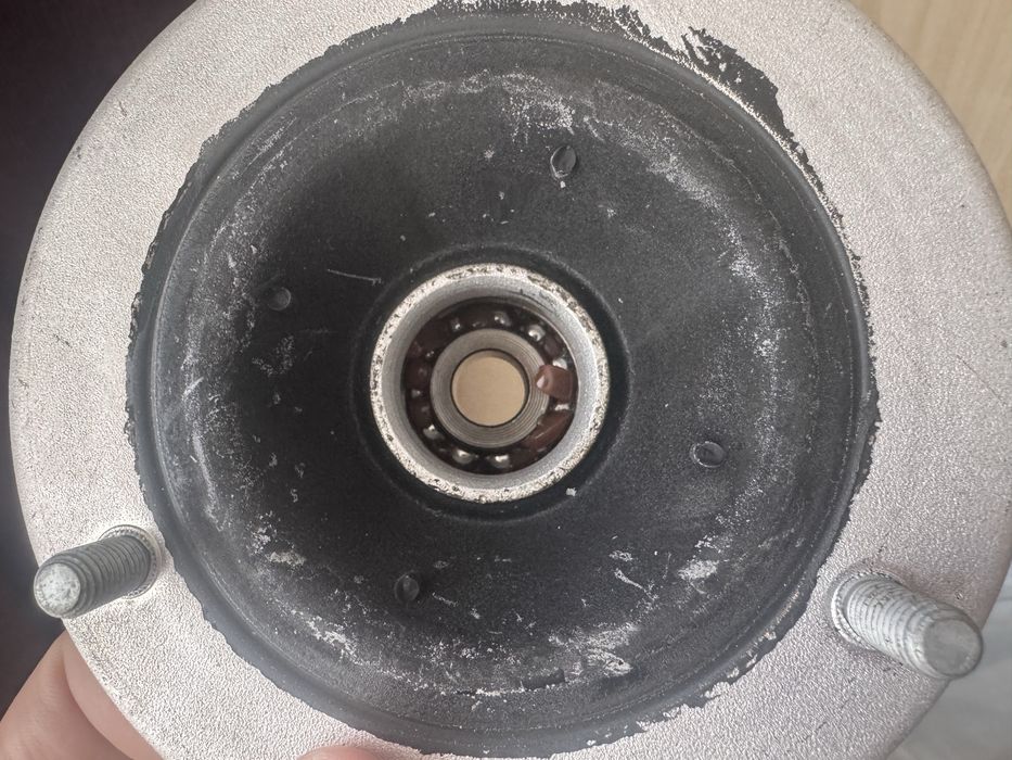 Опоры амортизаторов