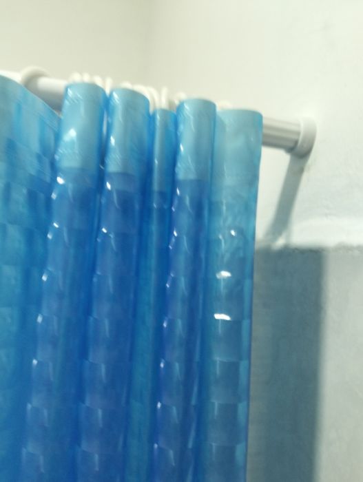 Продам 3D штор для ванной вместе  с крючками