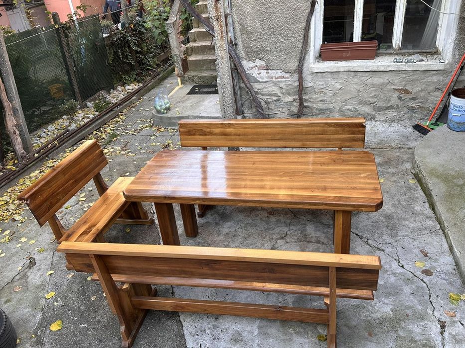 Комплект маса и пейки от орех