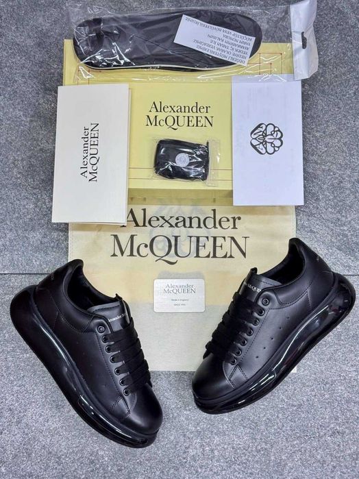 Alexander Mcqueen – Negru cu talpa din perna de aer