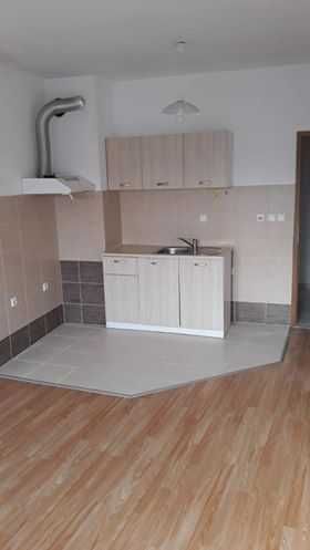 Дава се под наем Двустаен апартамент в Бургас, Меден рудник - зона А - 65 кв.м за 125 € - Снимка #1