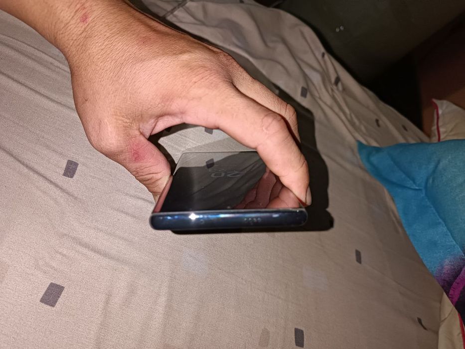 Телефон сатилад 100.000 мг тенге