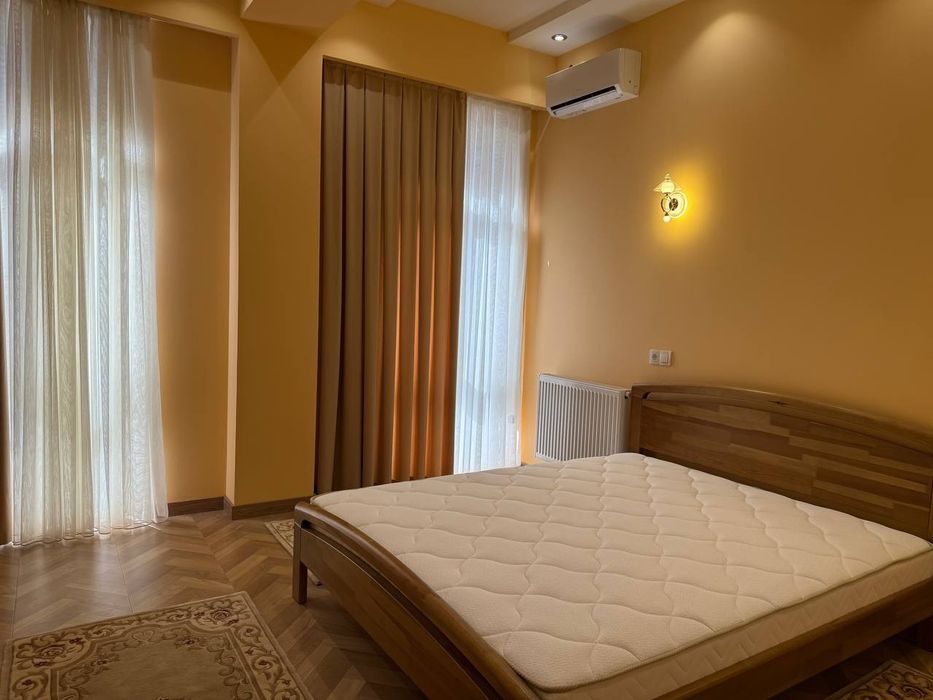 Квартира 4 ком в новостройке, 131м² Яккасарайский район, Парк Бабура