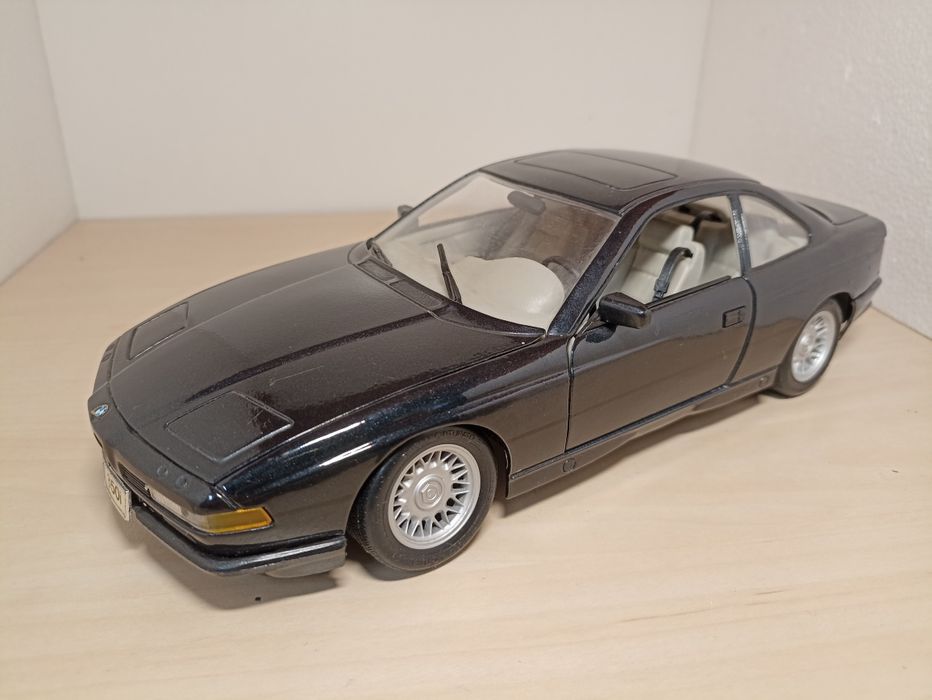 BMW 850i maisto scara 1 18 macheta auto