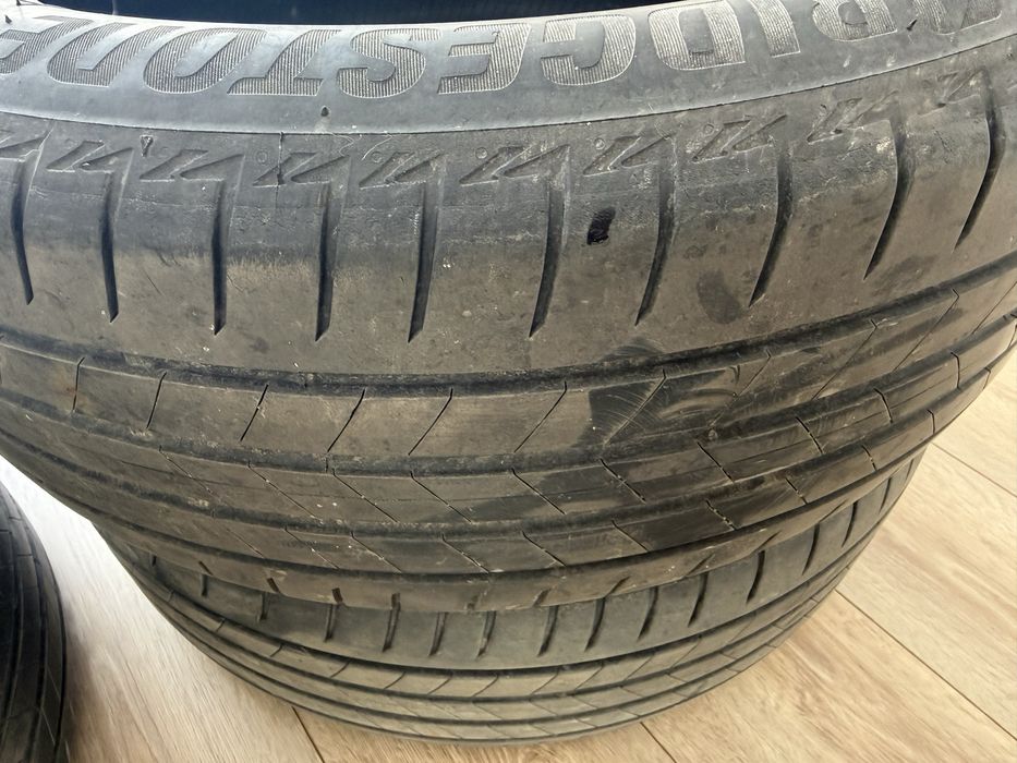 4 Anvelope Vara Bridgestone 225 - 55 - 18 / 98V - Stare f buna