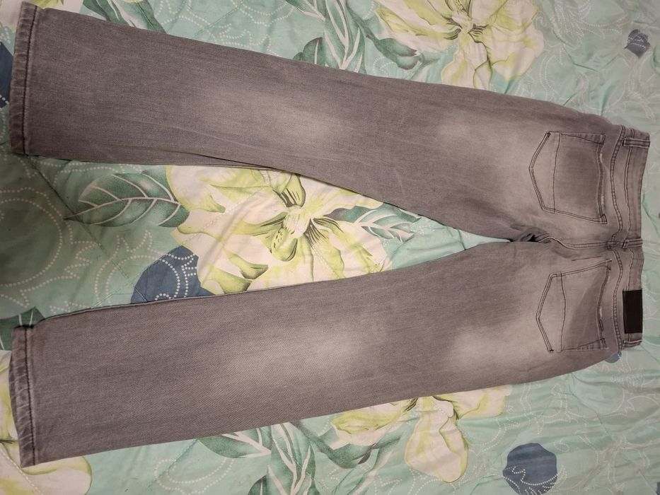 Продавам мьжки дьнки три чифта