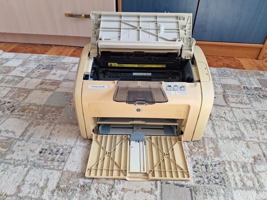 Принтер HP . Жасап тұр