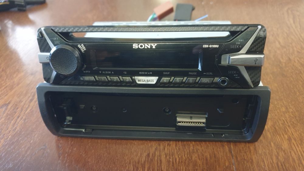 Авто радио плеър музика за кола Сони Sony CD MP-3 USB AUX